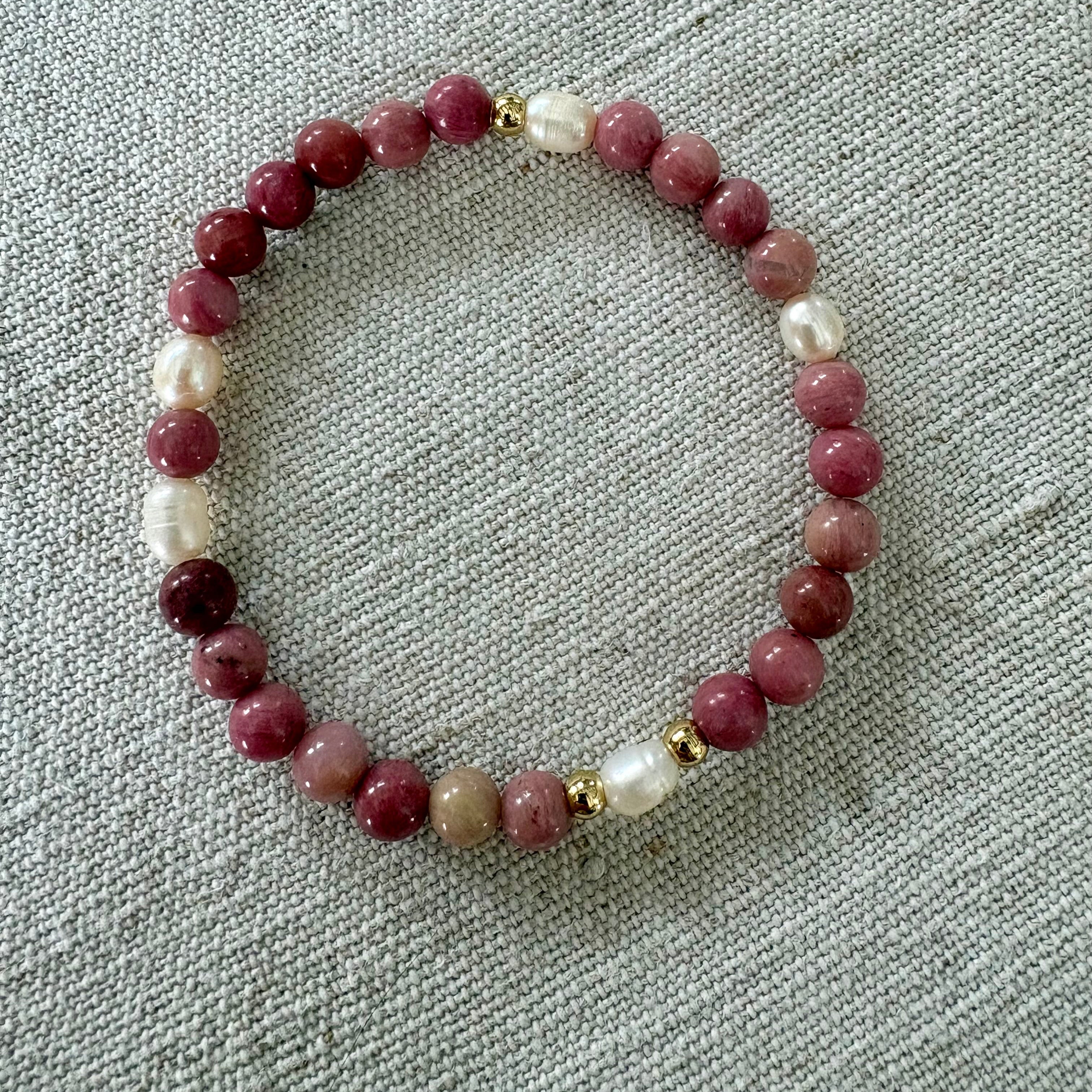 Armband Rhodonit und Süßwasserperle