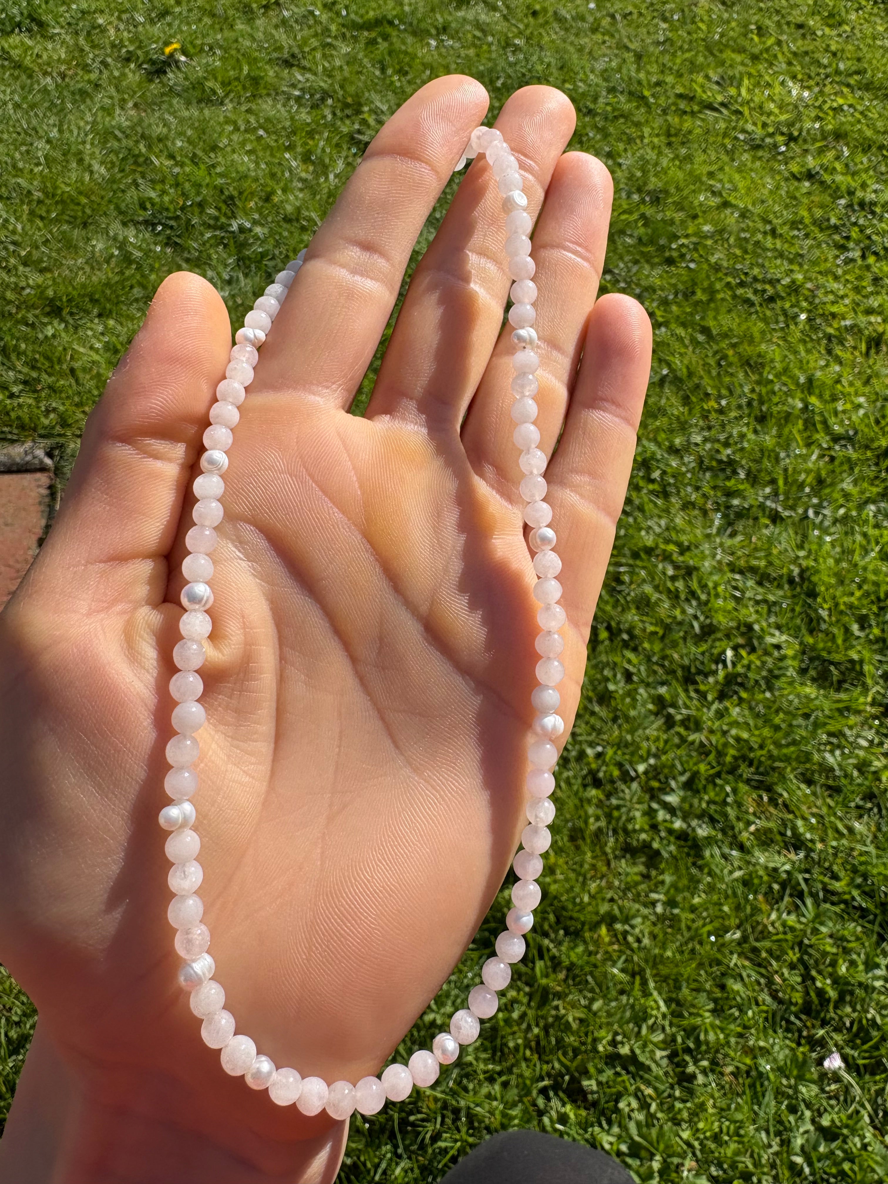 Kette Rosenquarz & Süßwasserperle