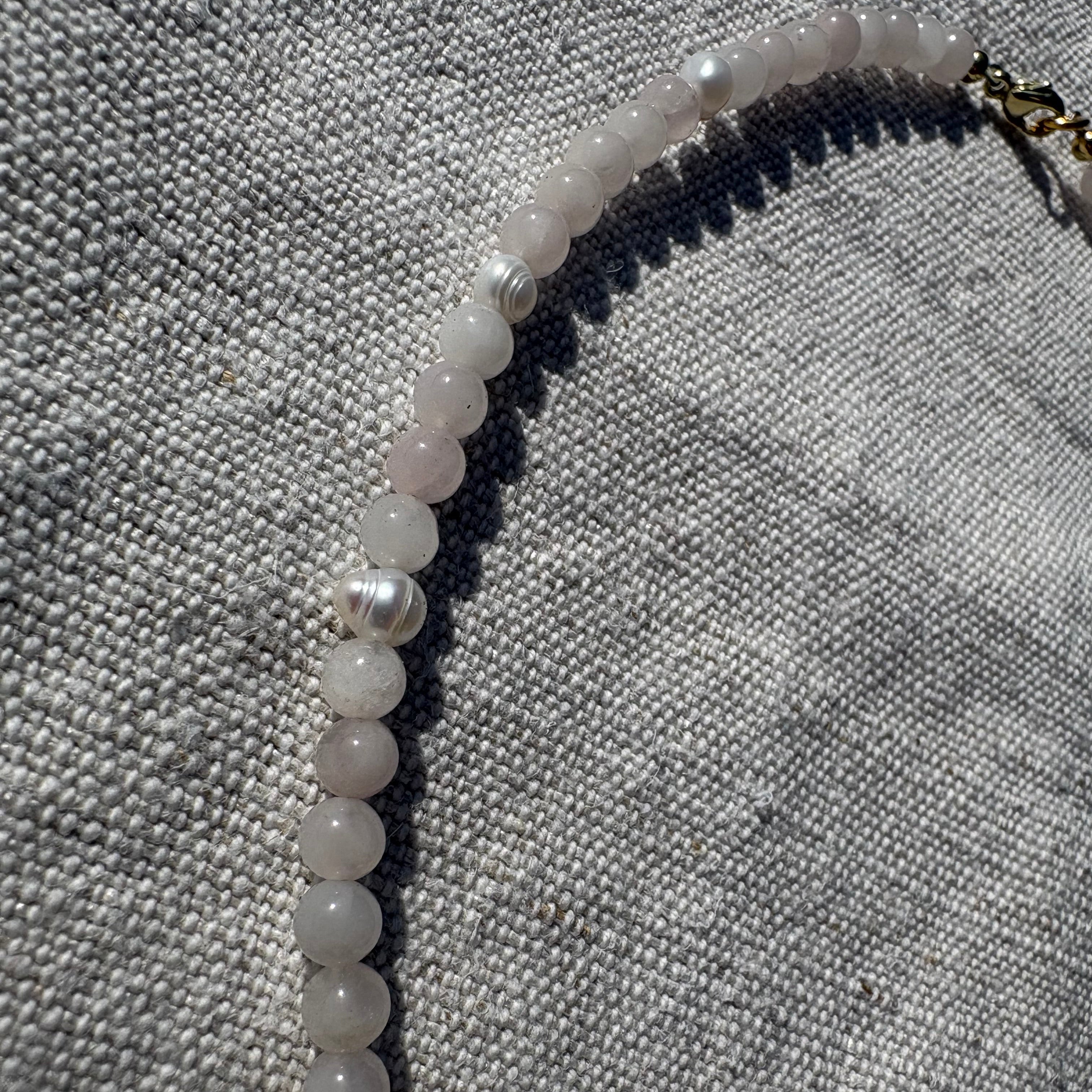 Kette Rosenquarz & Süßwasserperle