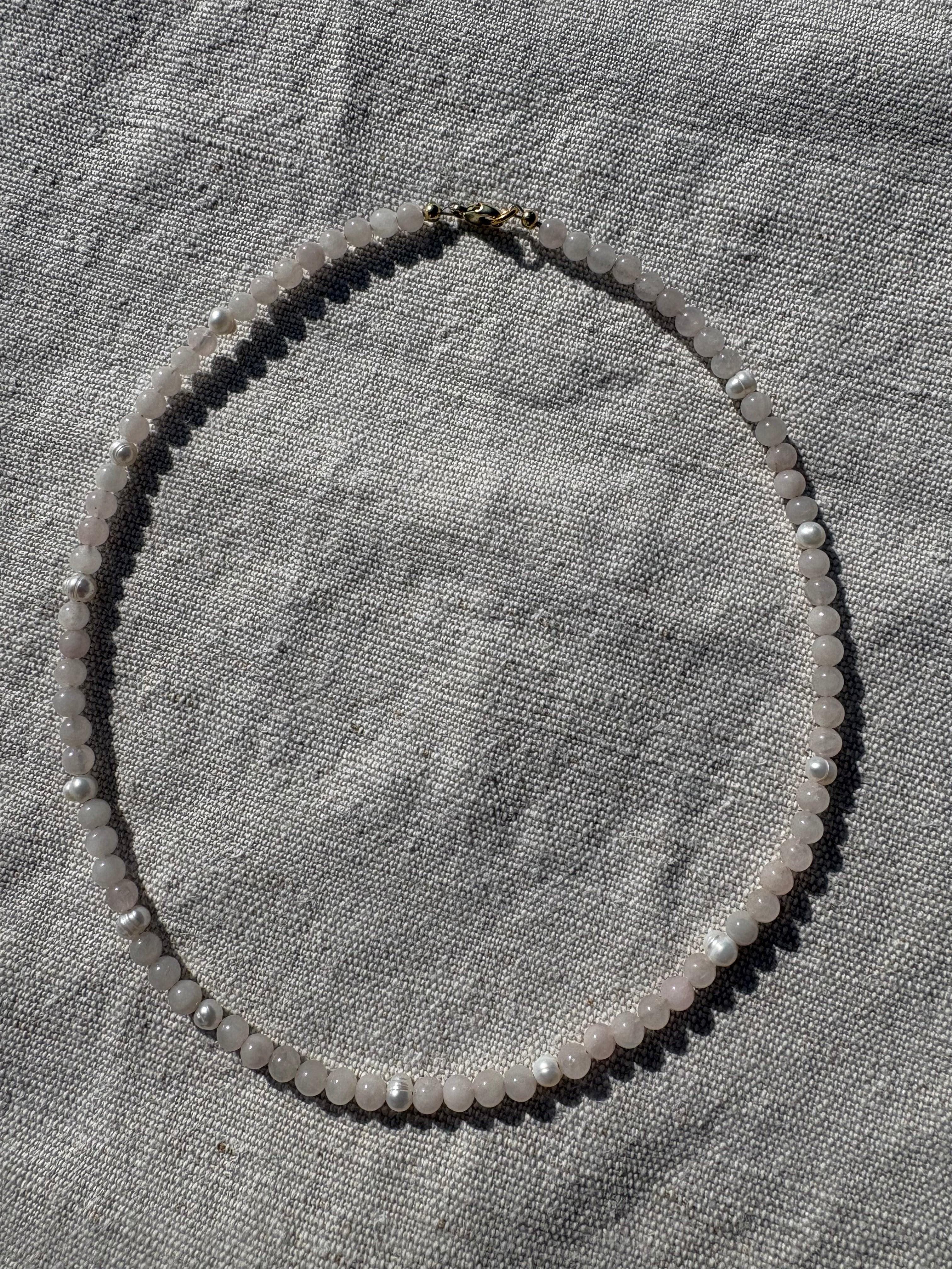 Kette Rosenquarz & Süßwasserperle